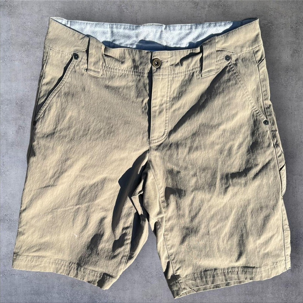 Mountain Hard Wear men's tan‎ khaki cargo shorts size 32